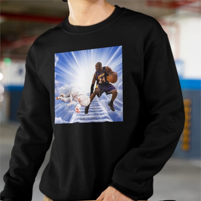 Queen Elizabeth The Queen When She Runs Into Kobe Shirts LakeShowYo Queen Elizabeth The Queen When She Runs Into Kobe Hoodie LakeShowYo